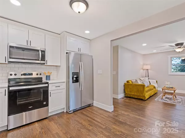 Waynesville, NC 28786,106 Arnold HTS