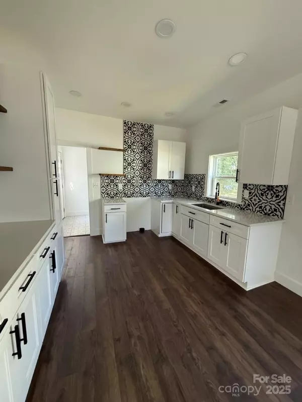 Salisbury, NC 28144,929 S Long ST