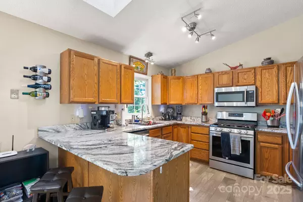 Arden, NC 28704,28 Foxberry DR