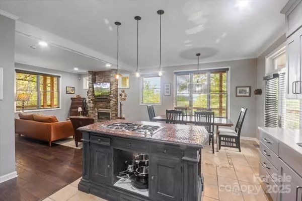 Fairview, NC 28730,94 Davey Crockett RD
