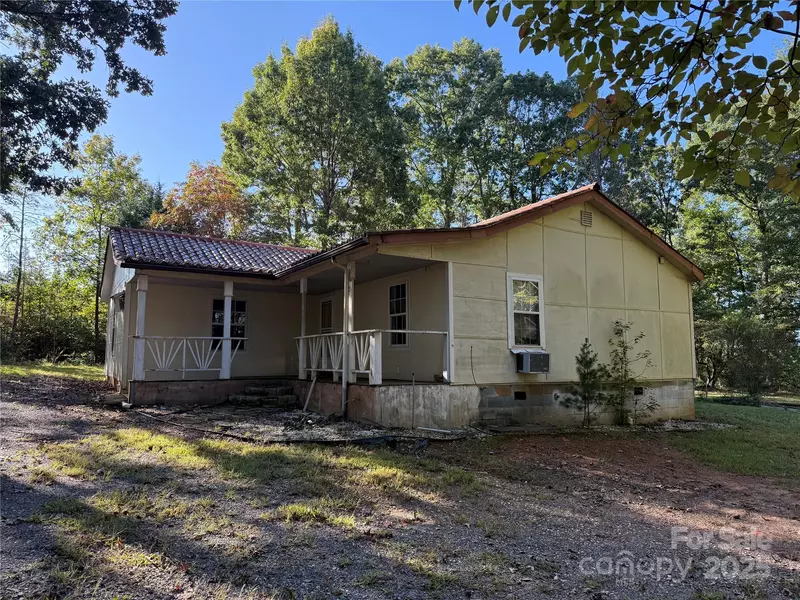 2124 Shoal RD, Lincolnton, NC 28092