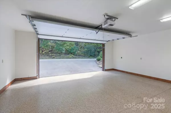 Brevard, NC 28712,388 Inoli CIR