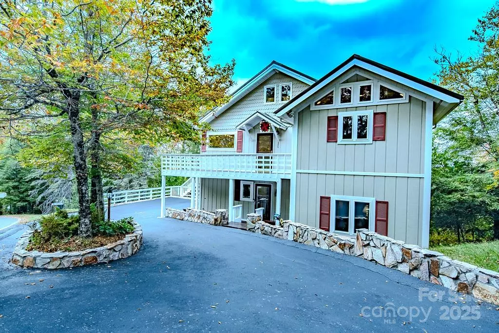 Beech Mountain, NC 28604,206 Pinnacle Ridge RD