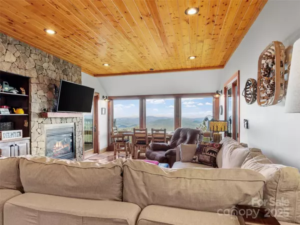 Burnsville, NC 28714,80 Slickrock RD #A4