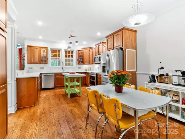 Asheville, NC 28803,36 White Ash DR