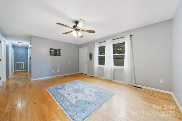 Hickory, NC 28602,4168 Forest Point DR