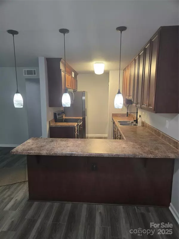 Charlotte, NC 28213,133 Orchard Trace LN #6