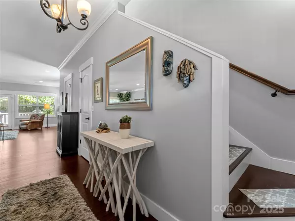 Black Mountain, NC 28711,74 Locust ST