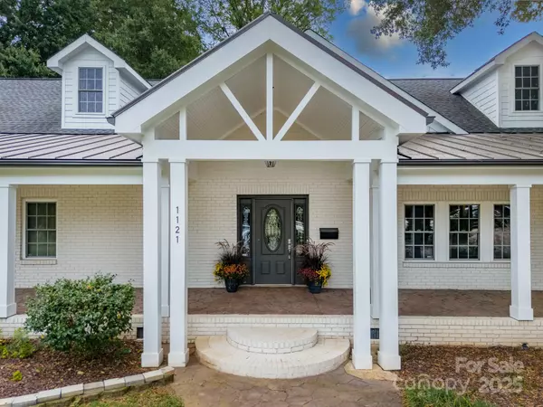 Charlotte, NC 28211,1121 S Wendover RD