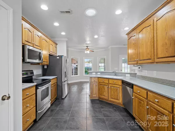 Salisbury, NC 28147,611 Davis Farm DR