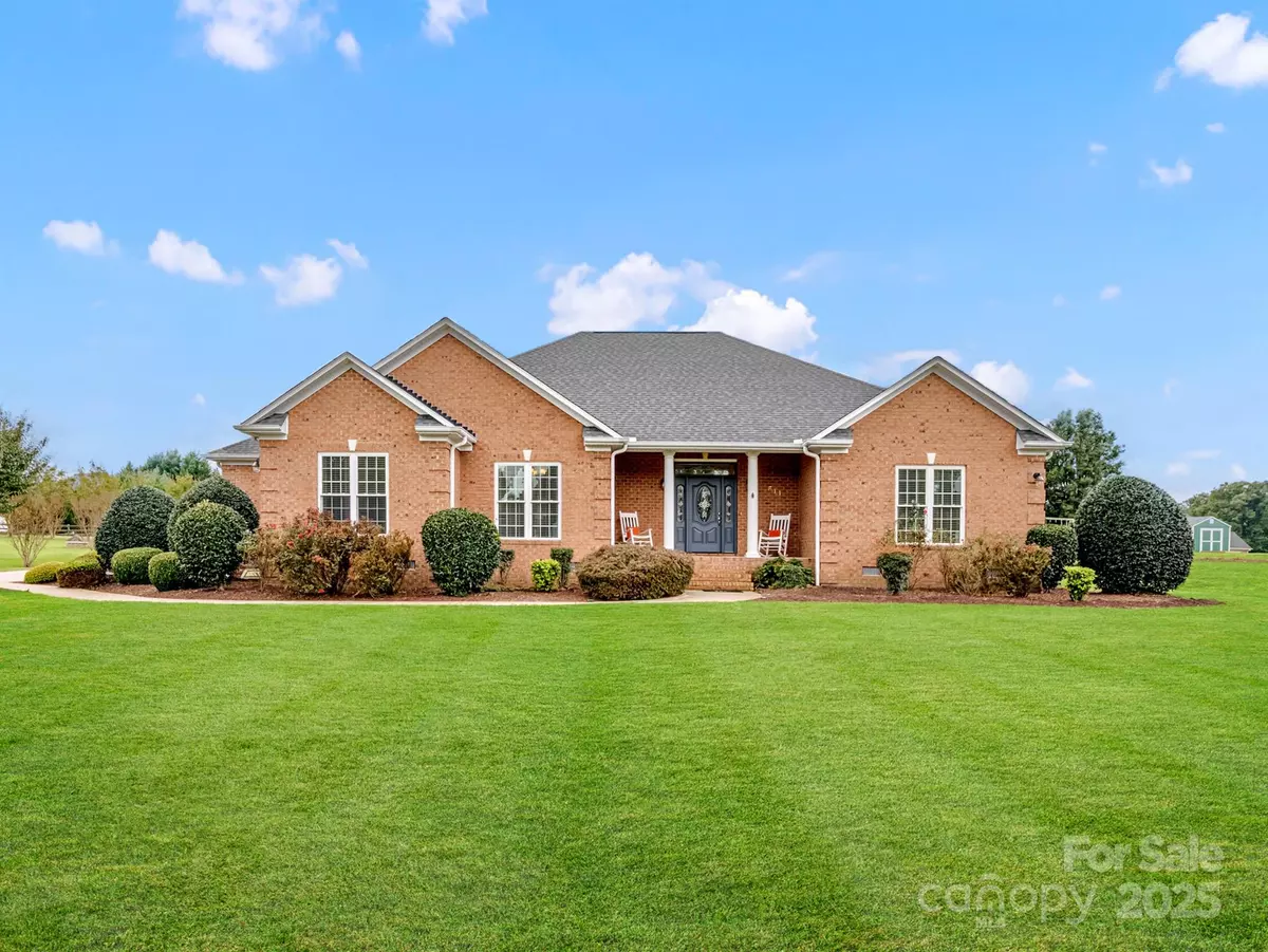 Salisbury, NC 28147,611 Davis Farm DR