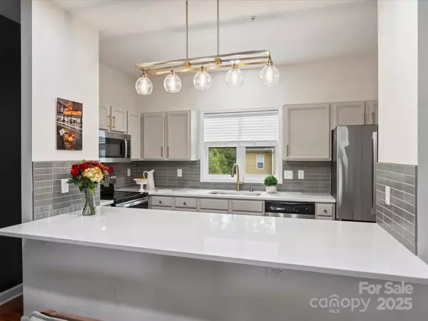 3927 Arbor LN, Charlotte, NC 28209