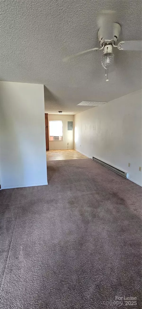 Hudson, NC 28638,322 Delmar ST