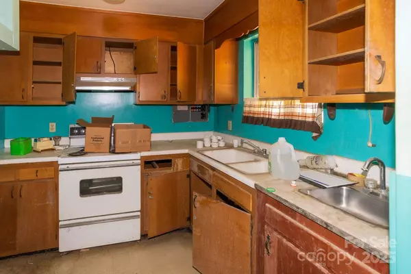 Asheville, NC 28801,152 Mount Clare AVE