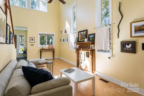 Asheville, NC 28801,30,99999 Gray ST