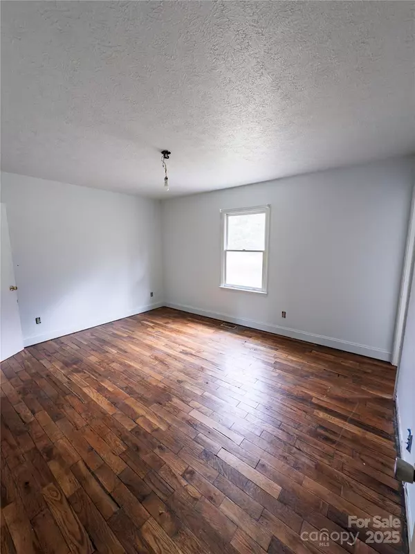 Lenoir, NC 28645,931 Emerald PL SW