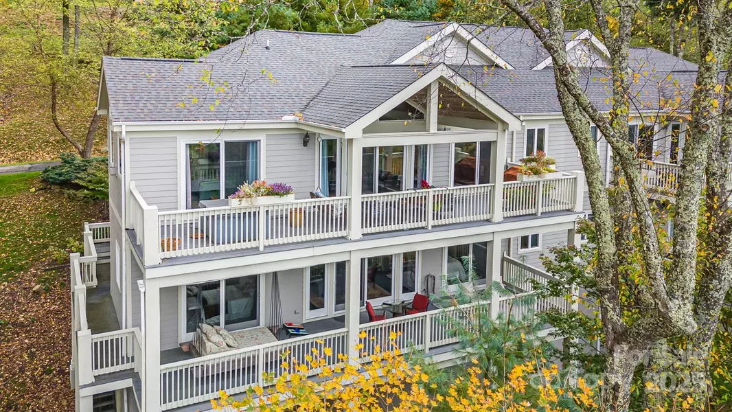 115 Mountainside LN, Mars Hill, NC 28754