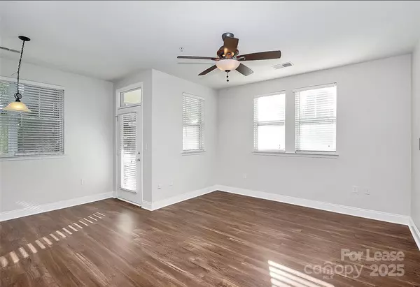 Charlotte, NC 28204,546 Oakland AVE #20
