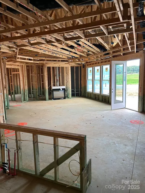 Charlotte, NC 28213,3060 Five Creek RD #34