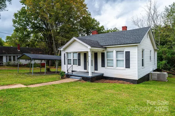 Newton, NC 28658,504 N Spring AVE