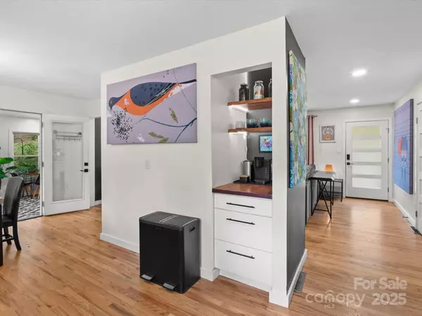 Asheville, NC 28806,17 Hummingbird LN