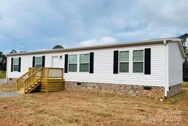 501 Eagle Mills RD, Hamptonville, NC 27020