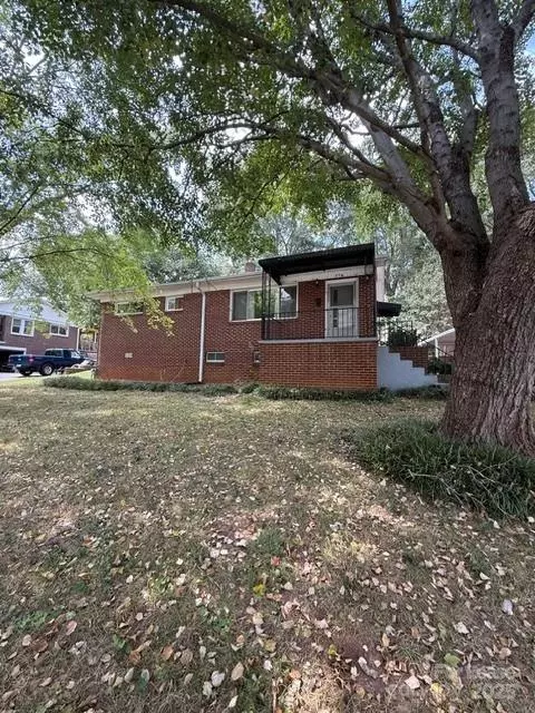 776 3rd Avenue DR SE, Hickory, NC 28602