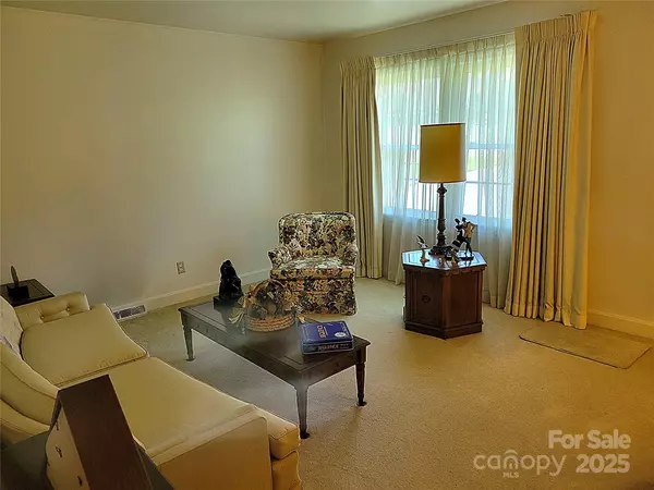 Charlotte, NC 28216,2516 Dalebrook DR #3