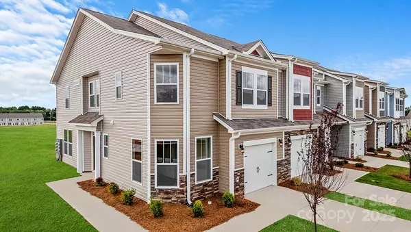389 Lagoon RD, Fletcher, NC 28732