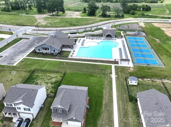 Fletcher, NC 28732,389 Lagoon RD