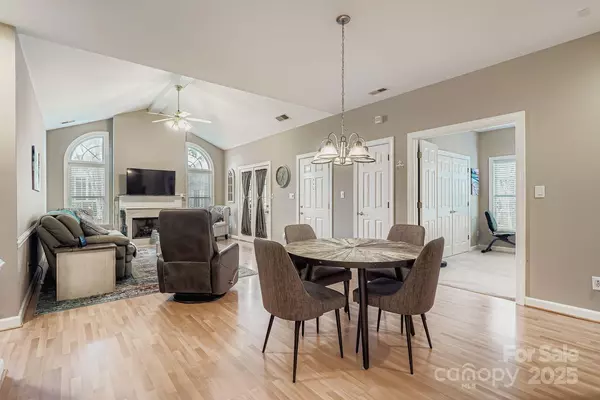 Charlotte, NC 28269,8406 Highland Glen DR