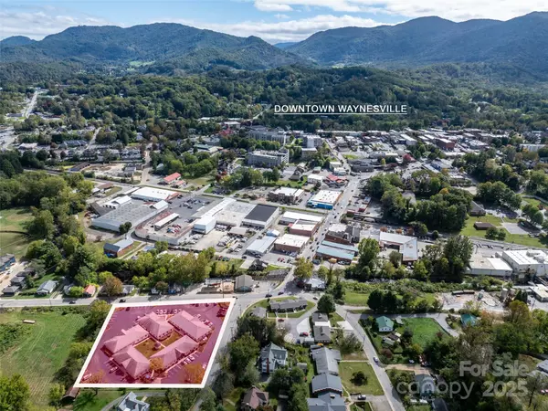 Waynesville, NC 28786,367 Dellwood RD