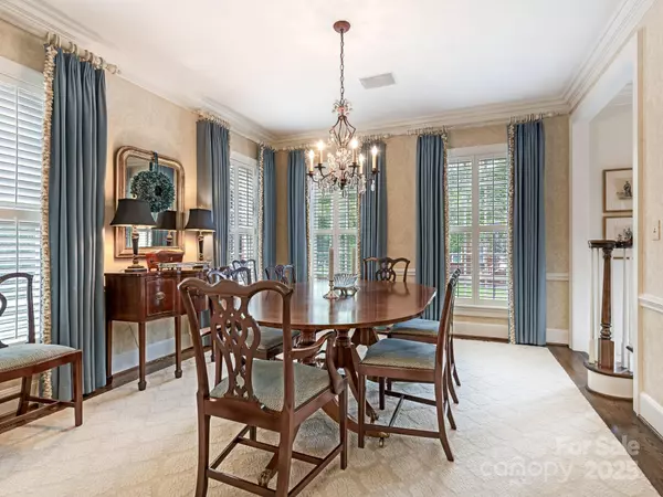 Charlotte, NC 28207,2149 Rolston DR