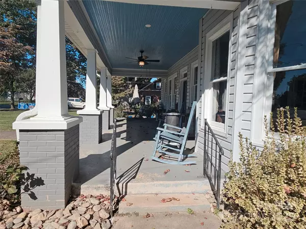 Newton, NC 28658,355 S College AVE