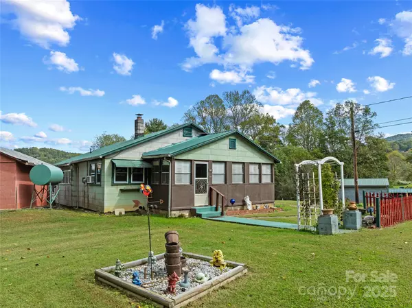 Brevard, NC 28712,841 Elm Bend RD