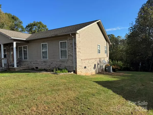 Marion, NC 28752,101 Whispering Pines DR