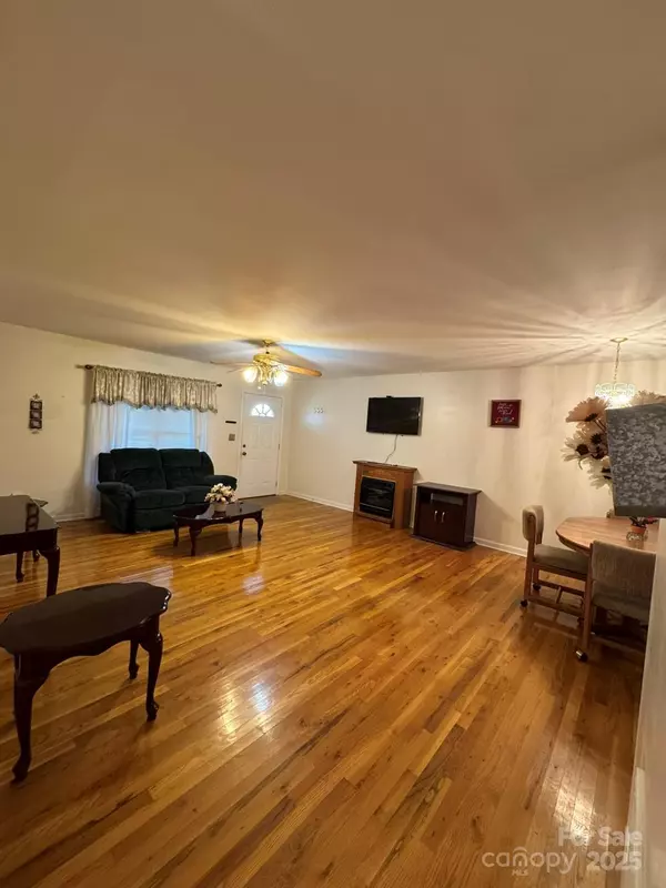 Marion, NC 28752,101 Whispering Pines DR