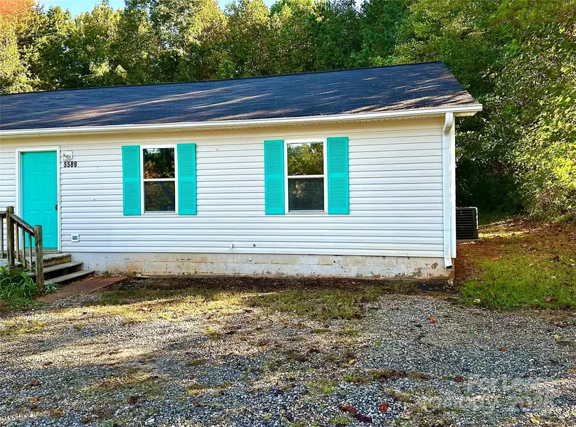 5589 Wrenn DR, Denver, NC 28037