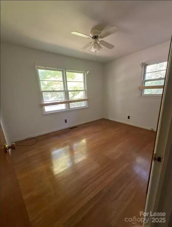 Lancaster, SC 29720,215 E Springs ST