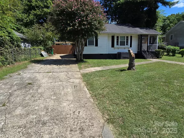 Charlotte, NC 28206,1900 Double Oaks RD