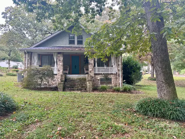 1547 Roseland DR, Lincolnton, NC 28092