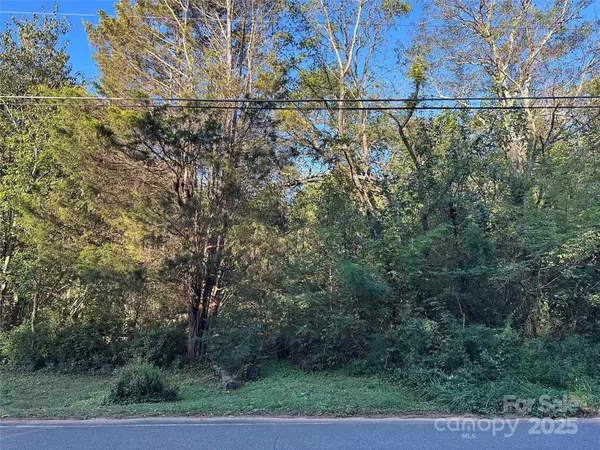 Statesville, NC 28677,1006 Wall ST