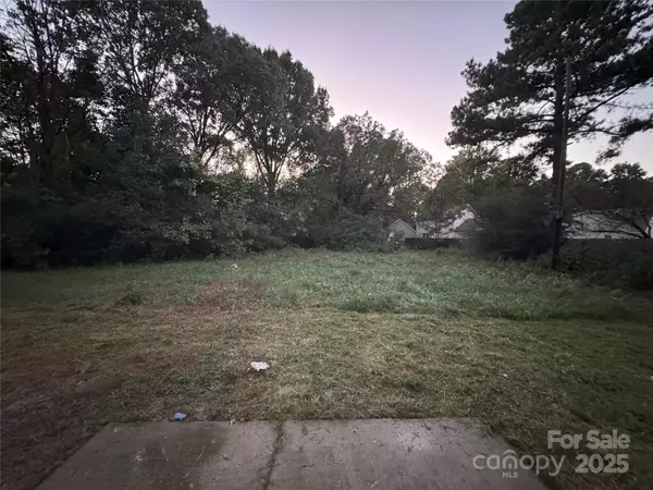 Charlotte, NC 28227,7541 Crestside LN
