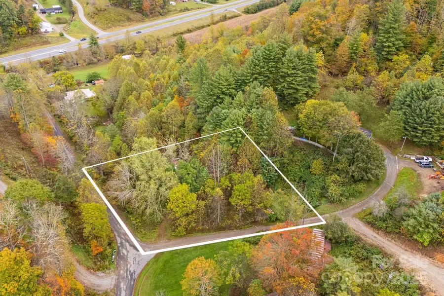 211 Evergreen RD, Burnsville, NC 28714