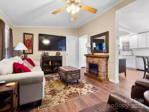 Sylva, NC 28779,52 Delta LN