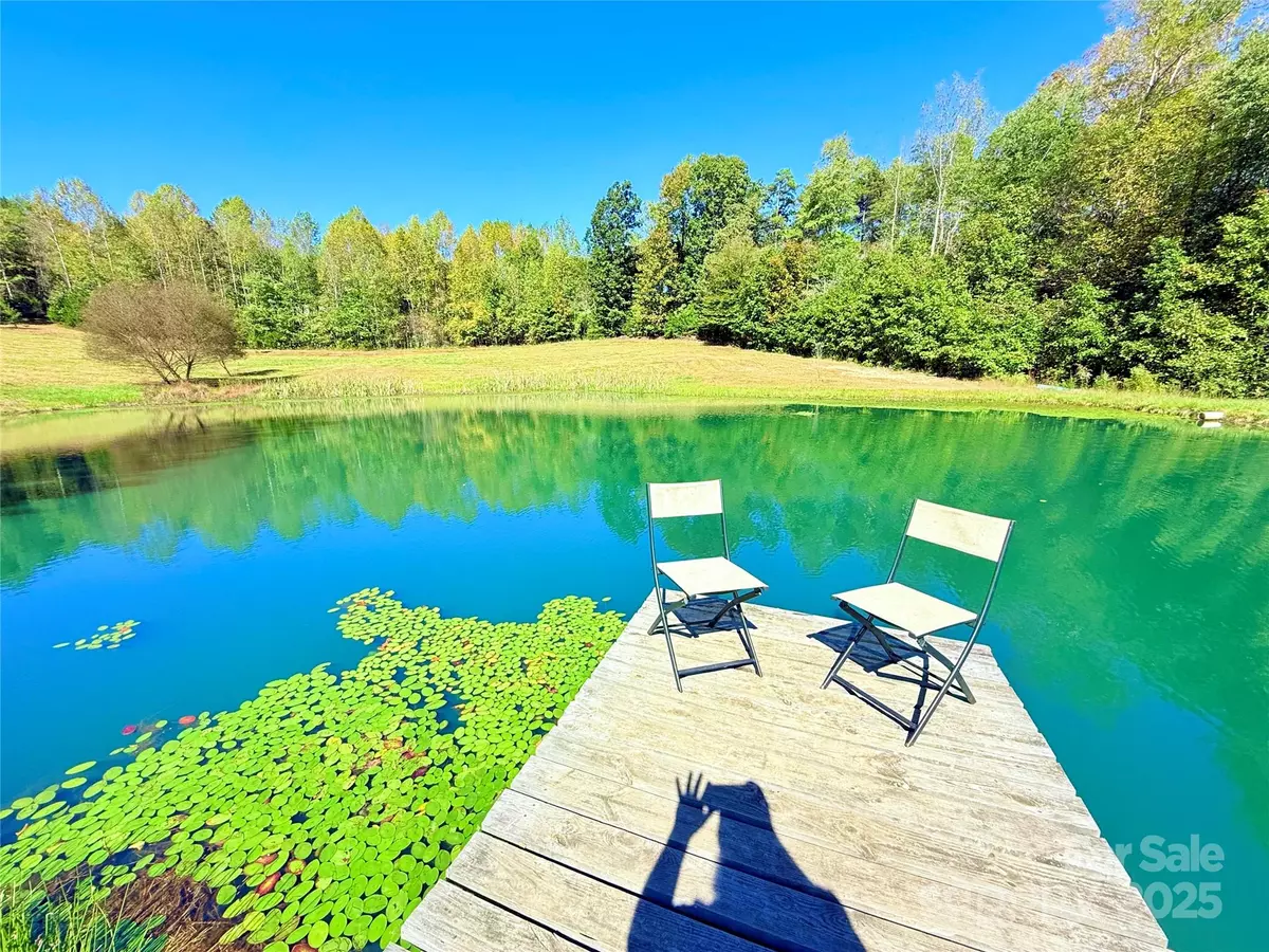 Hamptonville, NC 27020,904 Troy Mill RD