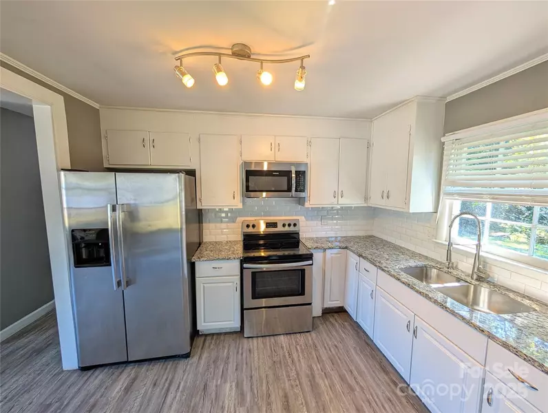 102 Central AVE, Bessemer City, NC 28016