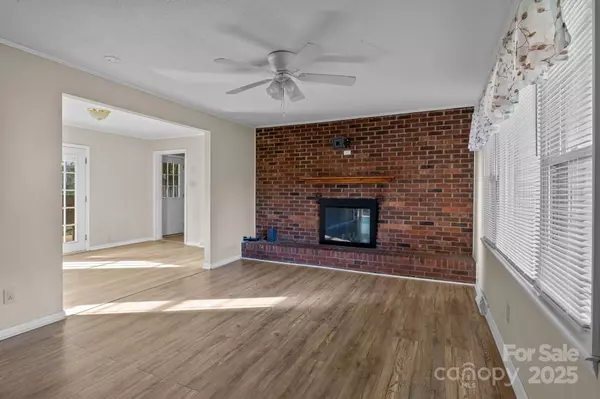 Statesville, NC 28625,118 Persimmon CIR