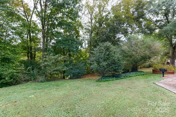 Belmont, NC 28012,104 Hillcrest DR