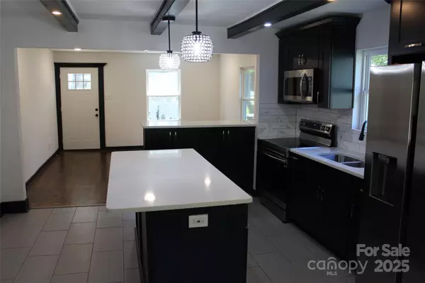 Monroe, NC 28110,214 W Phifer ST